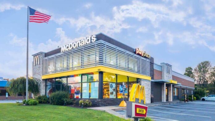 Demandan a mcdonald’s en ee.uu. por un programa de becas para estudiantes hispanos