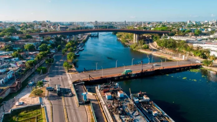 Mopc recula y no cerrará el puente flotante sobre el río ozama