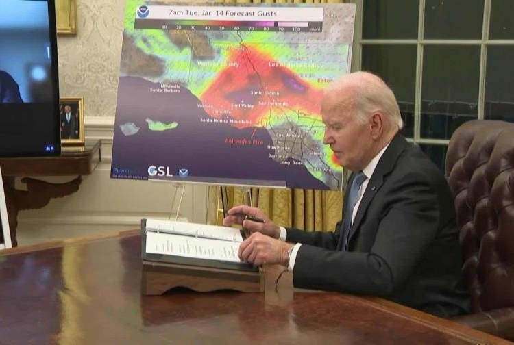 rescatistas buscan cadaveres en medio de incendios en los angeles focus 0.27 0.23 896 504