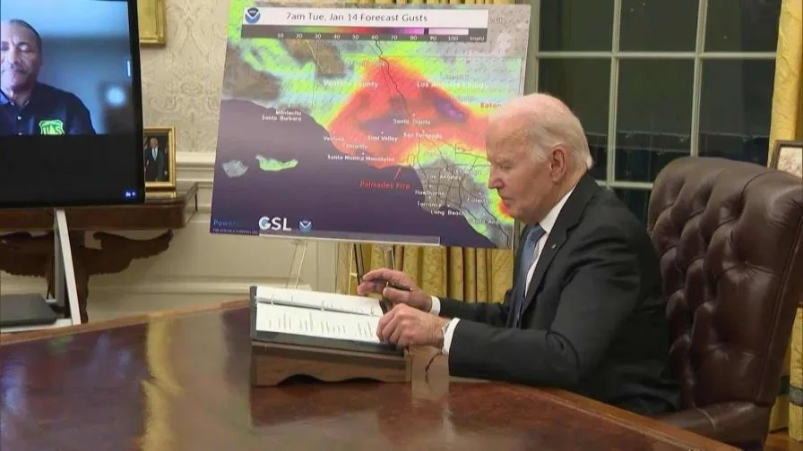 rescatistas buscan cadaveres en medio de incendios en los angeles focus 0.27 0.23 896 504