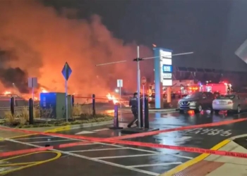 se estrella avioneta en zona residencial de filadelfia focus 0 0 896 504