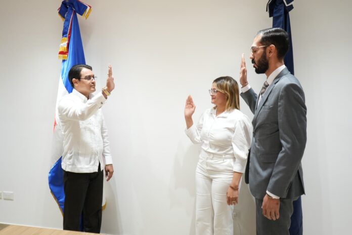 Juramentan nuevos directores en dos hospitales del SRS Cibao Norte