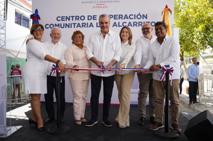 Abinader inaugura Centro de Superación Comunitaria Los Alcarrizos