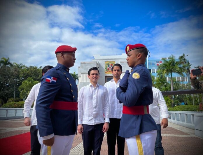 La Academia Dominicana de Genealogia y Heráldica realiza Ofrenda Floral en Conmemoración del 181 Aniversario de la Fundación de la República Dominicana Santo 