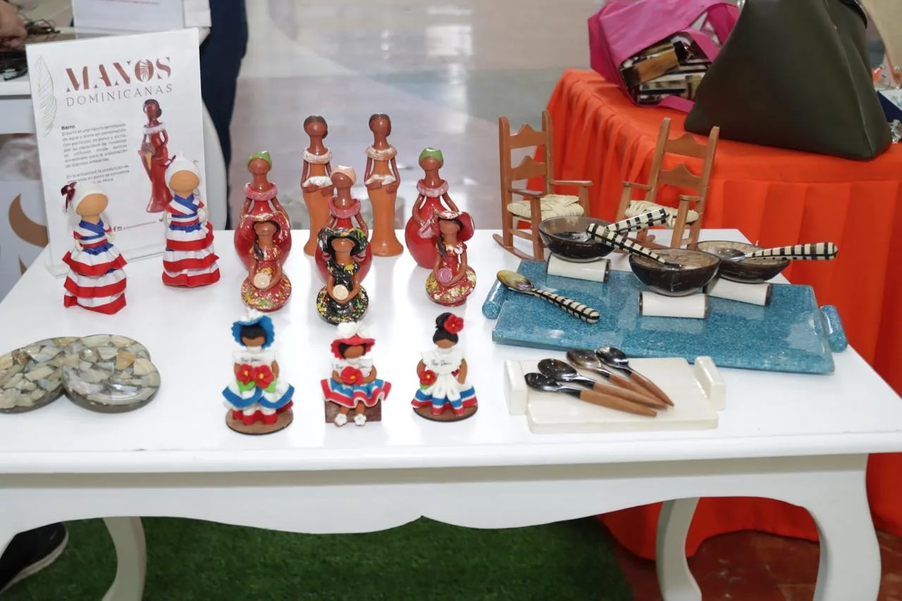 Artesanias de Manos Dominicanas en congreso Alas RD Caribe