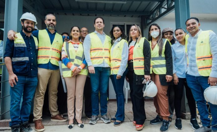 Bonilla supervisa etapa final del remozamiento del Hospital Municipal de Jarabacoa