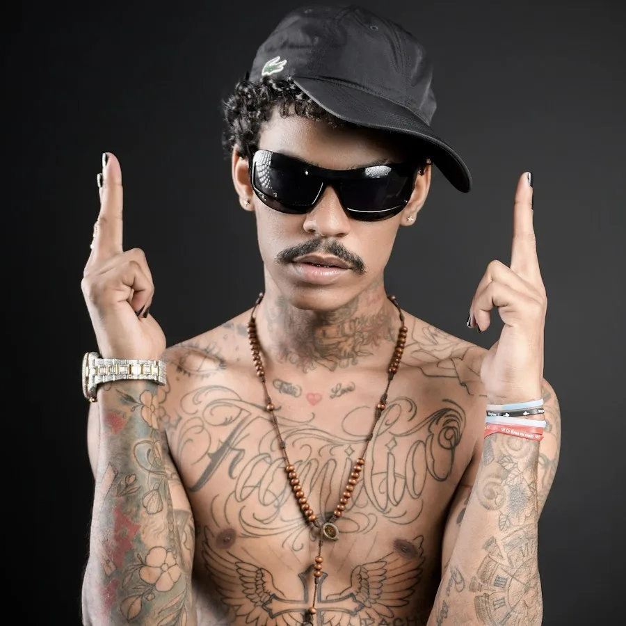 C6A8B6C8 71AA 4A10 B100 43606A65F134