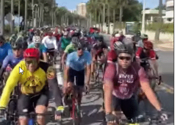 Centenares de ciclistas participaron en la xii vuelta ciclistica pedalea por tu corazon