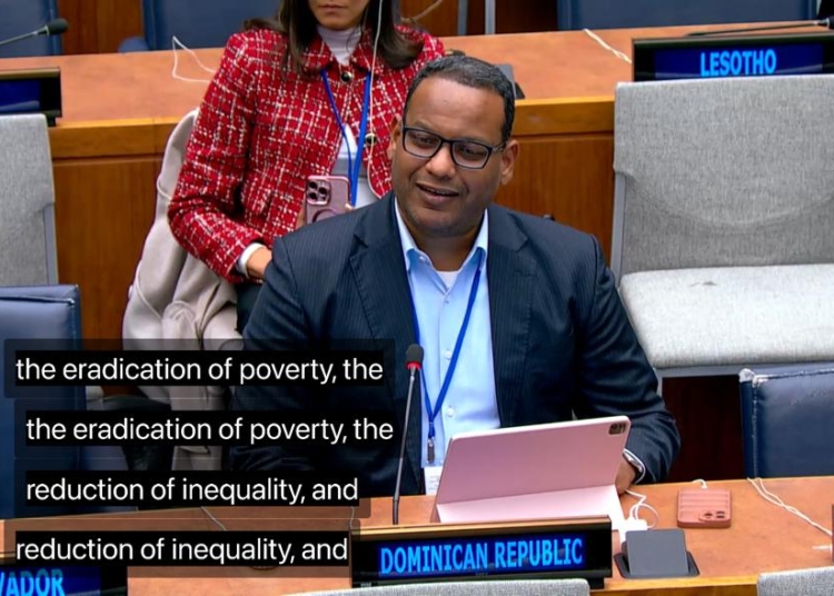 El subdirector de Proteccion Social de Superate Wailly Lewis durante su intervencion en Foro de Naciones Unidas