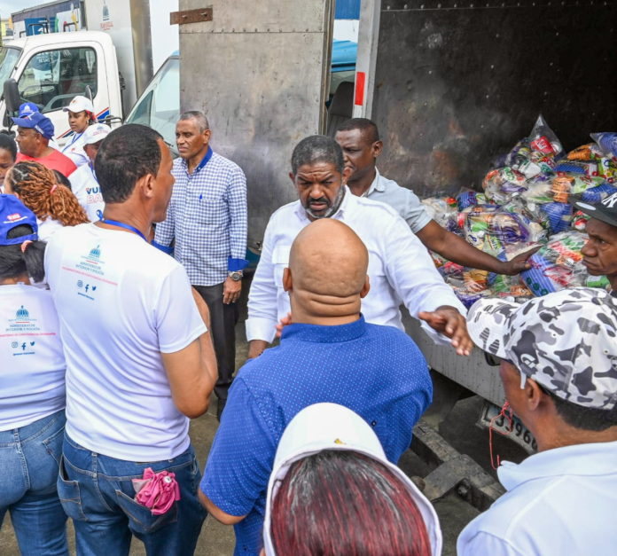 Comedores Económicos realiza operativo de entrega de alimentos en Capotillo