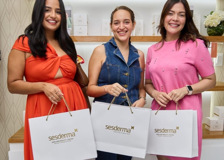 Foto principal Elsa Guzman Montserrat Rached y la Dra. Dayhana Santiago e1739377944649