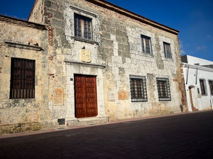 Bibliófilos y Fundación BHD presentarán nueva edición de la obra “Santo Domingo, su pasado y presente”