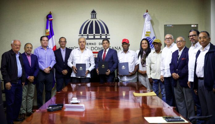 Gobierno crea alianza estratégica agropecuaria con agroindustriales y productores de tomate