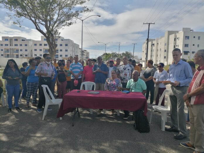 Comunitarios de Los Prados de San Luis denuncian males afectan a ese sector