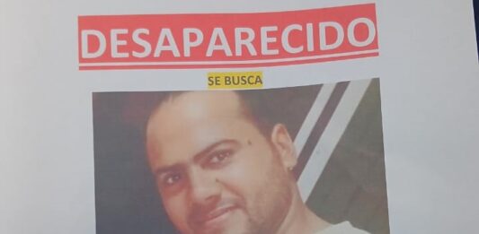 Familiares buscan a joven desaparecido en Los Mina