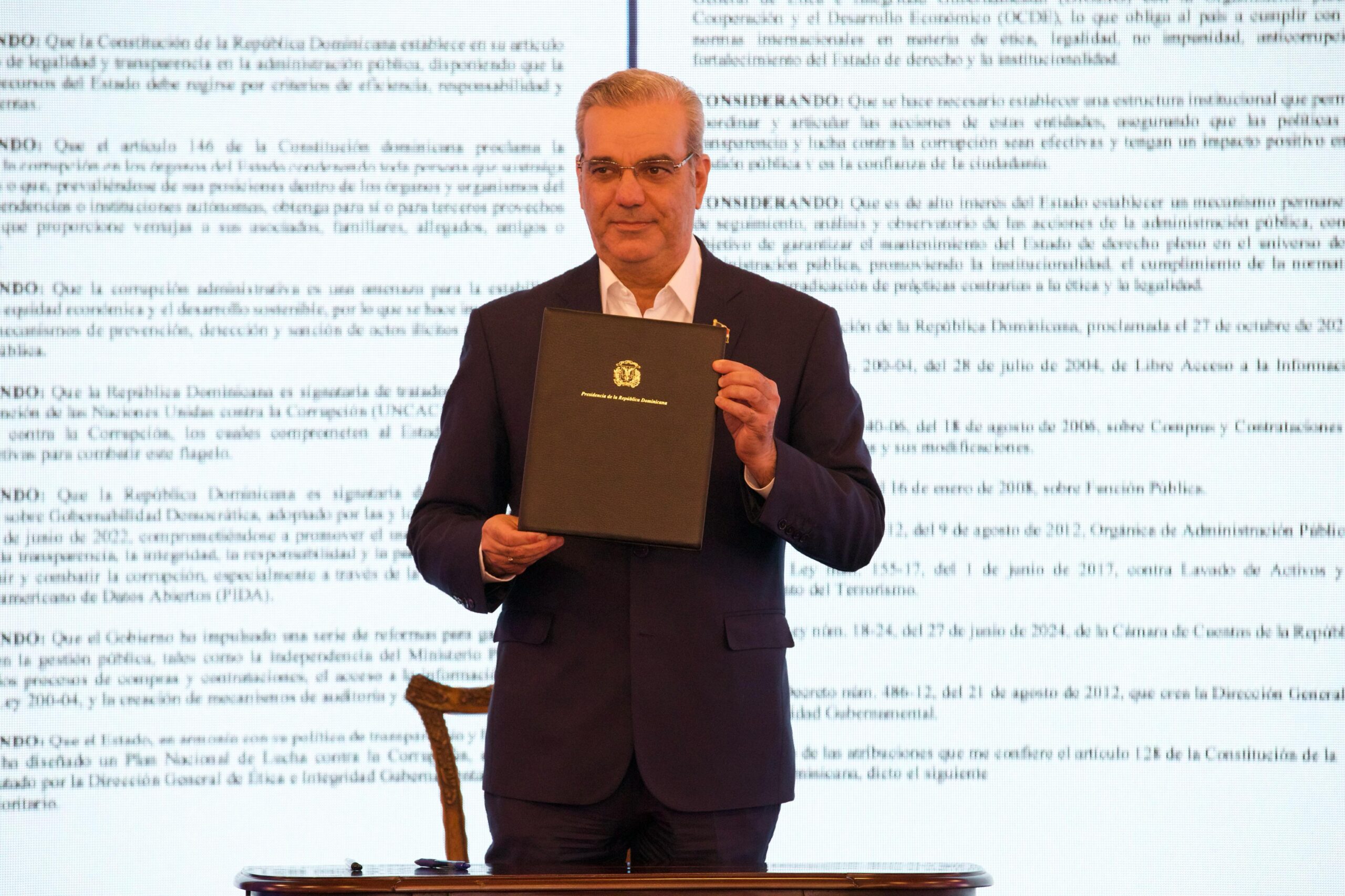 Abinader crea la Comisión Nacional de Transparencia y Anticorrupción 1 Infografia