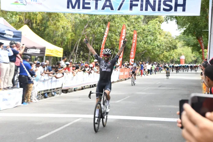 Rubén Campanioni se impone en la cuarta etapa de la Vuelta Ciclística Independencia Nacional