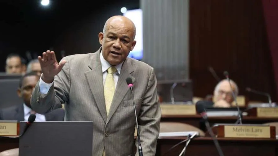 abinader designa al exdiputado del prd david herrera en inespre focus min0.22 0.56 896 504 1