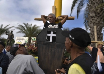 construccion del monorriel en santiago provoca protesta de choferes 1