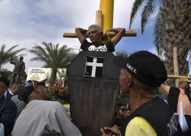 construccion del monorriel en santiago provoca protesta de choferes 1