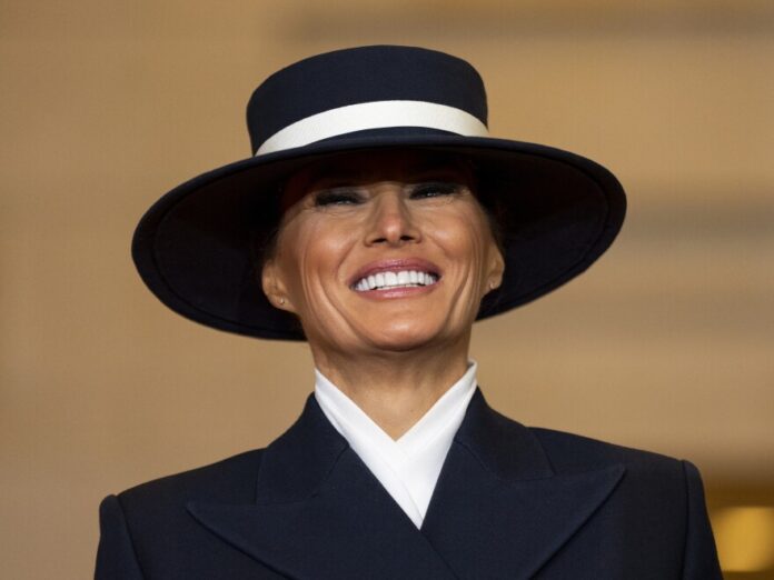 Melania Trump anuncia que la Casa Blanca reanudará las visitas al público este febrero