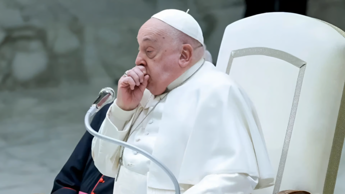 El papa Francisco, hospitalizado en Roma por una bronquitis