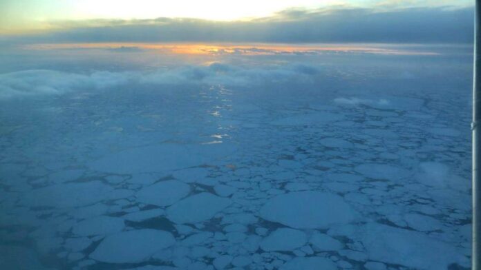 Encuentran avión desaparecido en Alaska; sus 10 ocupantes murieron