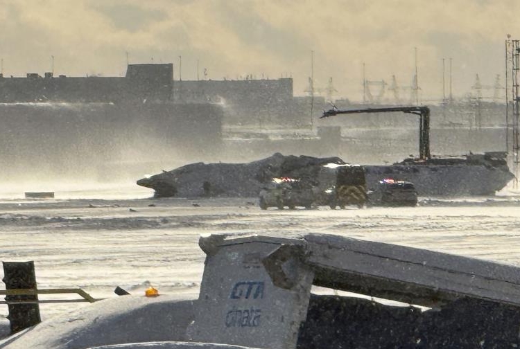 ya son 19 los heridos en accidente de avion en aeropuerto de toronto focus 0 0 896 504
