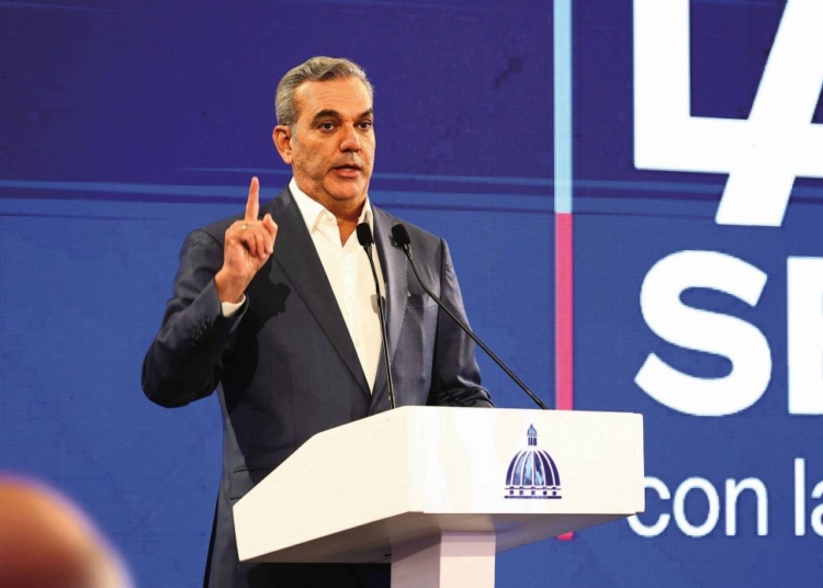 Abinader en La Semanal