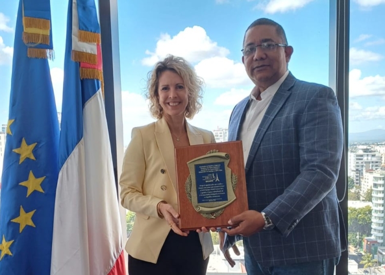 FOTO 2 Sonia Barbry y Victor Minaya