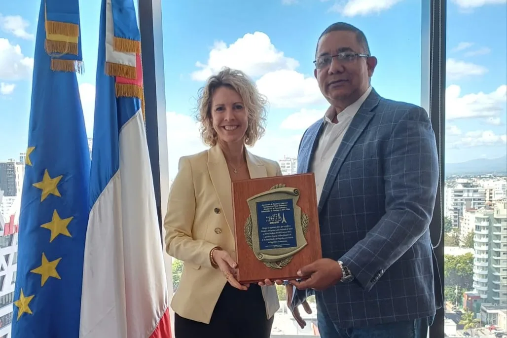 FOTO 2 Sonia Barbry y Victor Minaya