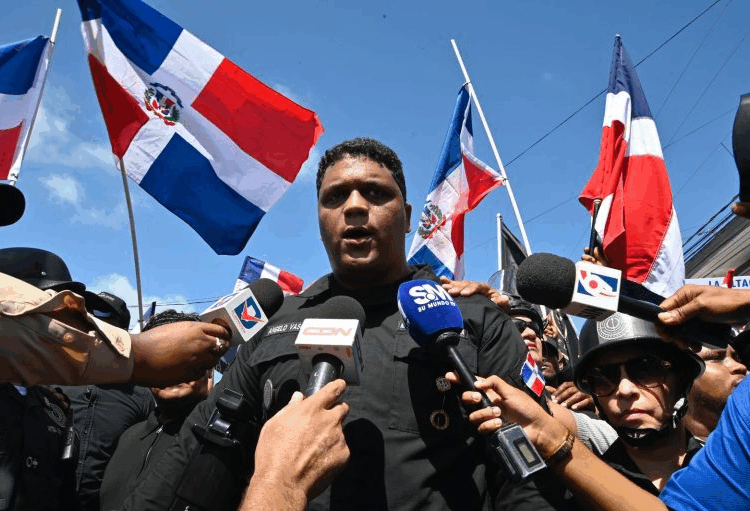 Antigua orden dominicana convoca nueva marcha contra la inmigración ilegal