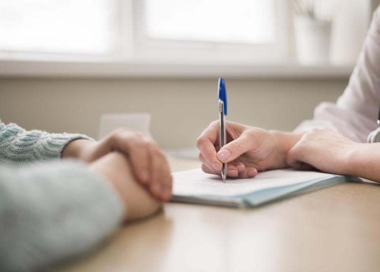 Recurso paciente medico Fuente Freepik scaled 1