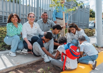 Carolina mejía impulsa reforestación urbana con especies endémicas