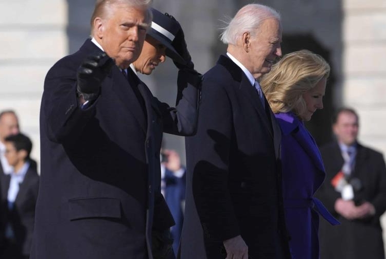 donald trump pone fin a acceso de biden a informacion clasificada focus 0 0 896 504