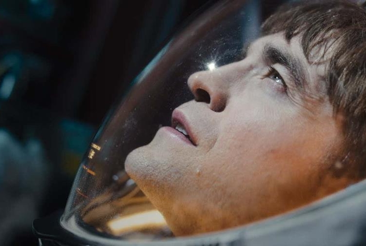 mickey 17 34ae6074 focus 0.28 0.26 896 504