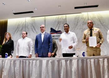 Gobierno y alcaldes se unen en lucha contra inmigración ilegal