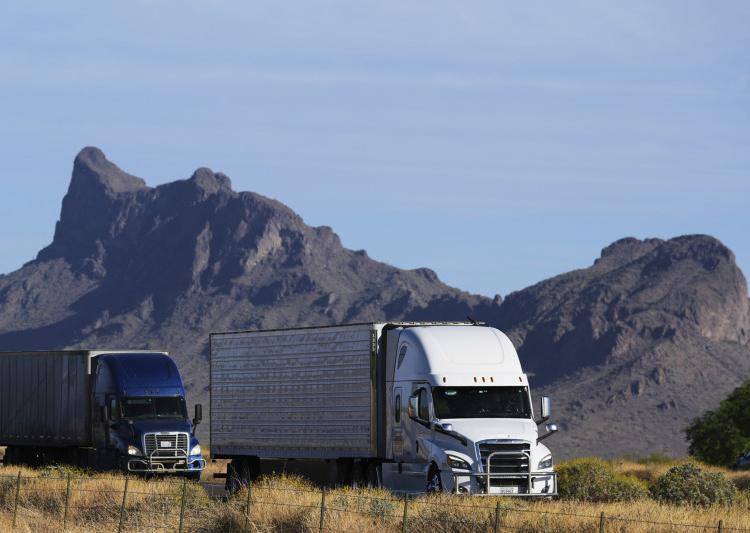 Ee. Uu. Exigirá prueba de inglés a camioneros, según nuevo decreto presidencial