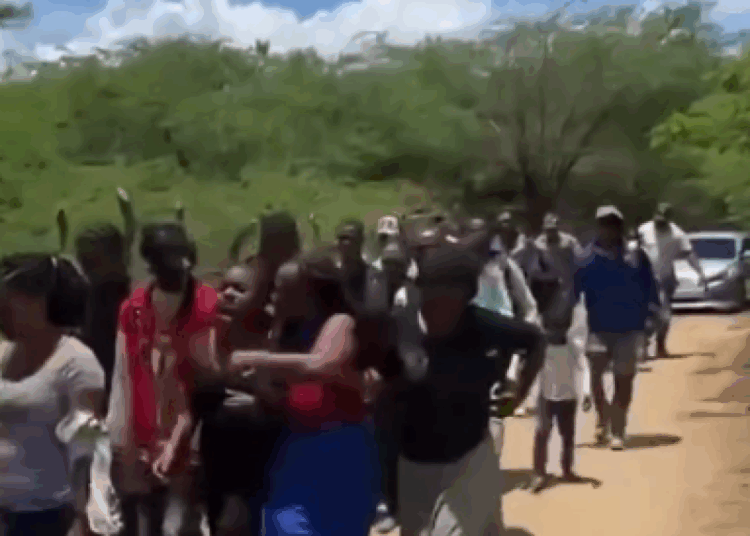 Arrestan a tres hombres por traficar 41 inmigrantes haitianos en montecristi