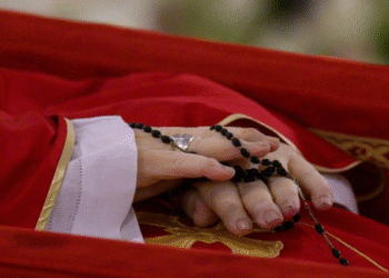 El cuerpo del papa francisco será trasladado este miércoles a la basílica de san pedro para su velatorio hasta el sábado