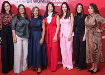 Aes dominicana reconocida entre los mejores lugares para trabajar para mujeres en 2025