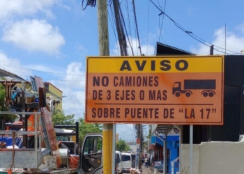 Prohíben tránsito de vehículos pesados por el puente de la 17