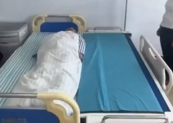 China presenta camas inteligentes para el traslado de pacientes