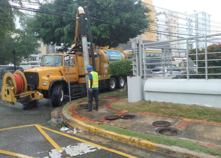 Adn intensifica limpieza de imbornales y filtrantes para mitigar efectos de las lluvias