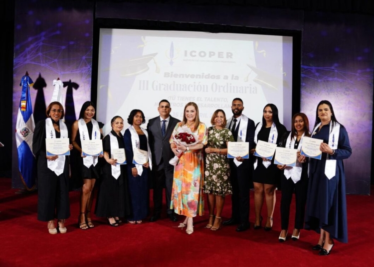 Icoper celebra iii graduación con jatnna tavárez como madrina de promoción
