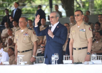 Abinader encabeza graduación de 820 nuevos soldados del ejército