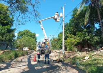 Edesur rehabilita redes eléctricas en comunidad semana santa, san cristóbal