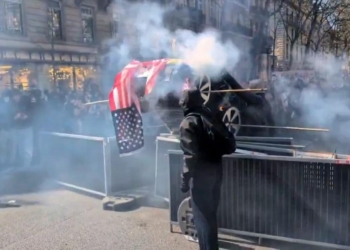 Estudiantes protestan en parís contra recortes universitarios y políticas de trump