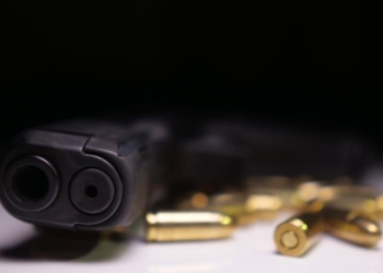 Víctimas de tiroteo en el metro de nueva york demandan a glock por su estrategia de marketing