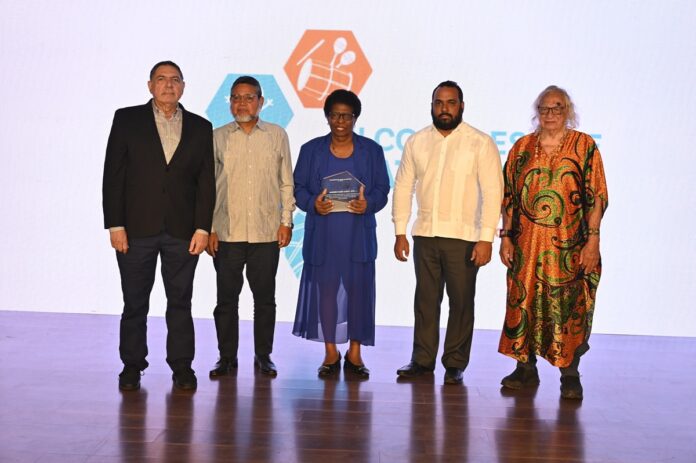 AtaRDecer | Donde el día termina, la noticia comienza - II Congreso de Patrimonio concluye con reflexión profunda sobre el legado cultural dominicano